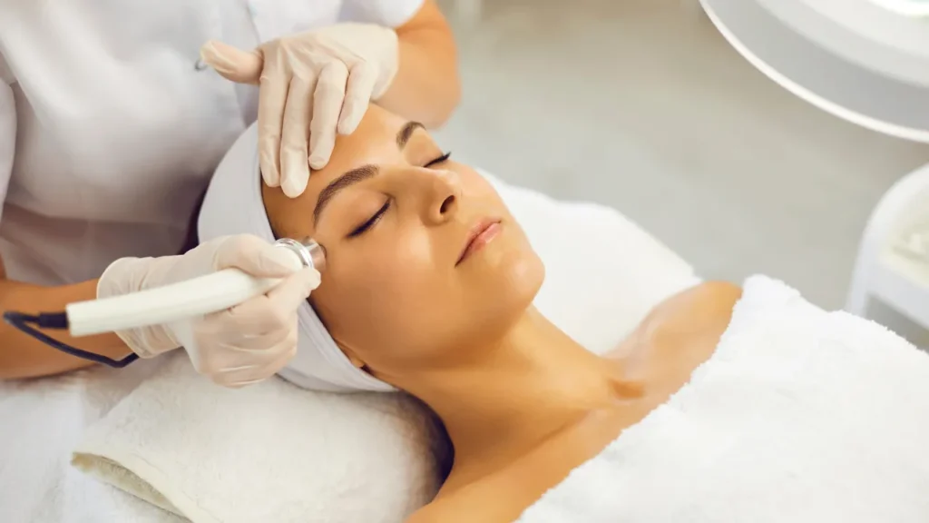 Peeling facial: como transformar sua pele com segurança